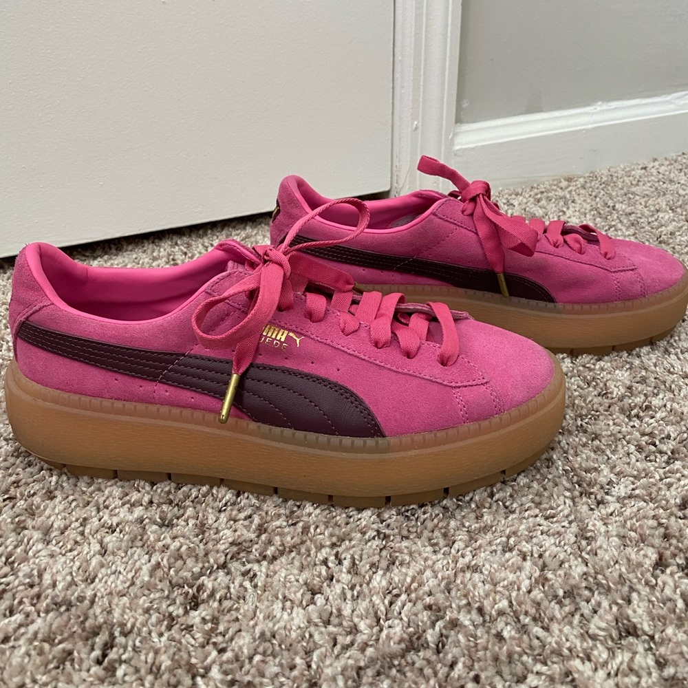SOLD!! PINK SUEDE PUMA SNEAKERS